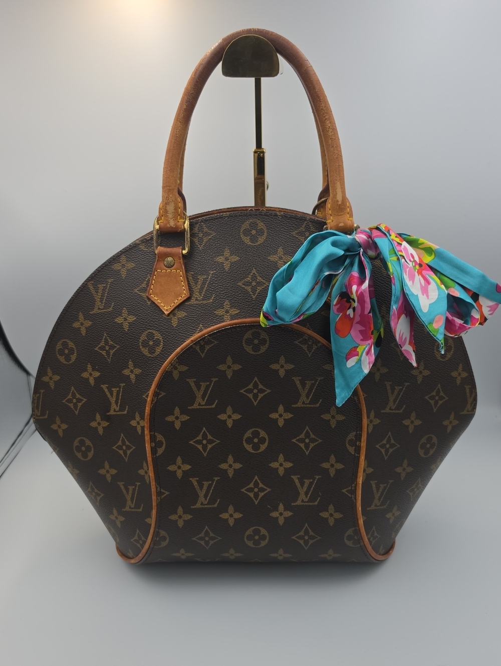 Louis Vuitton Brown Signiture Monogram Eclipse MM Size Bag (EUC)(COA)✨️